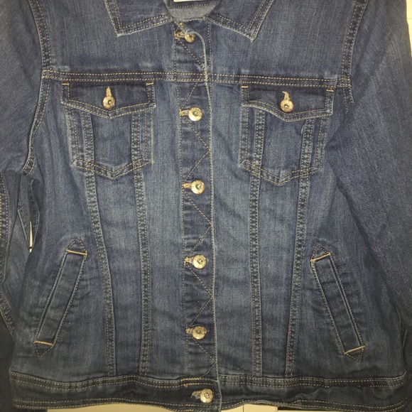 Like new! Sonoma denim/jean jacket. - Picture 3 of 8